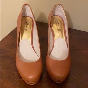 Michael Kors pumps